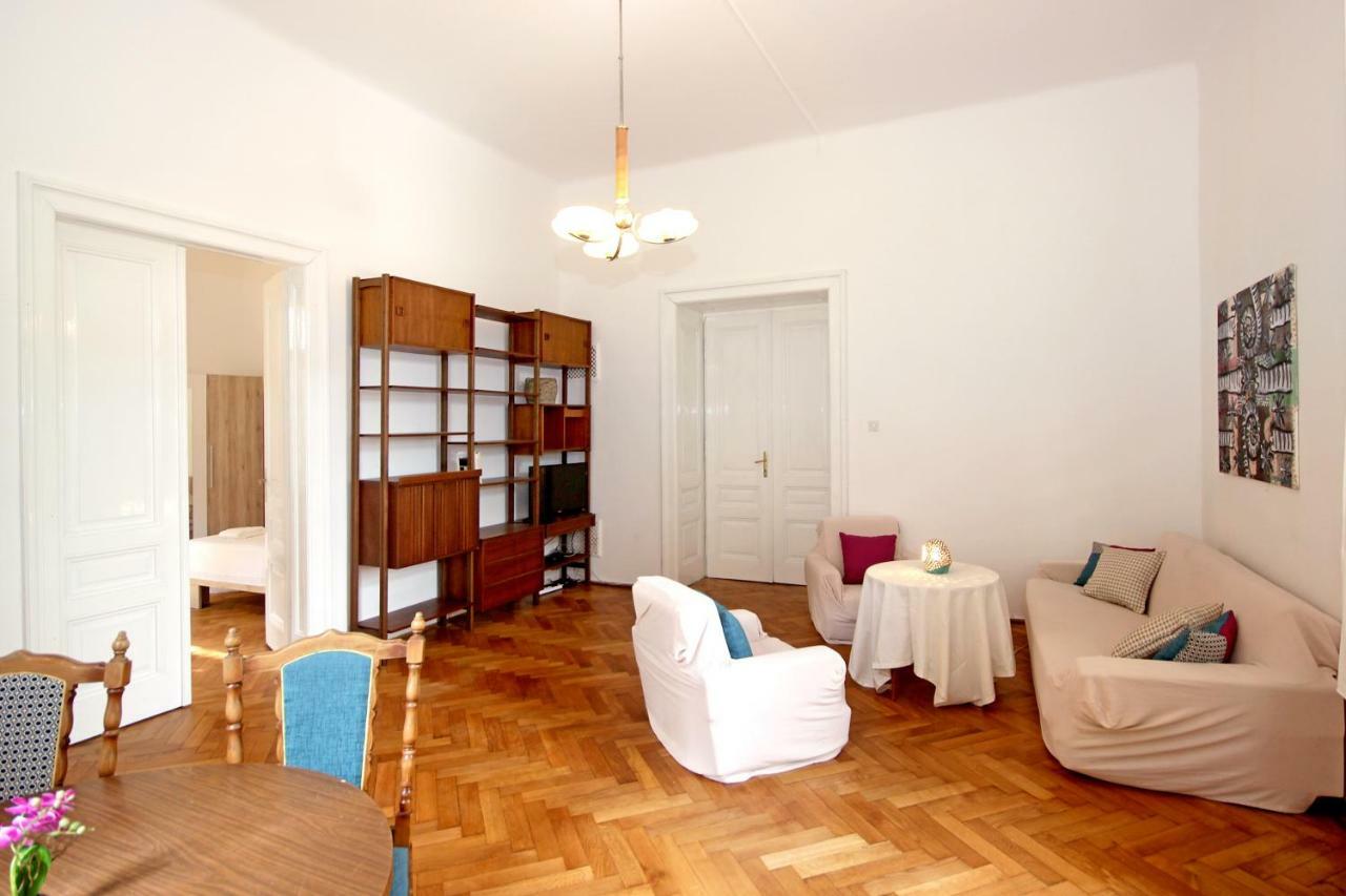 Apartment In The Top Center Of Old Town Pula Exteriér fotografie