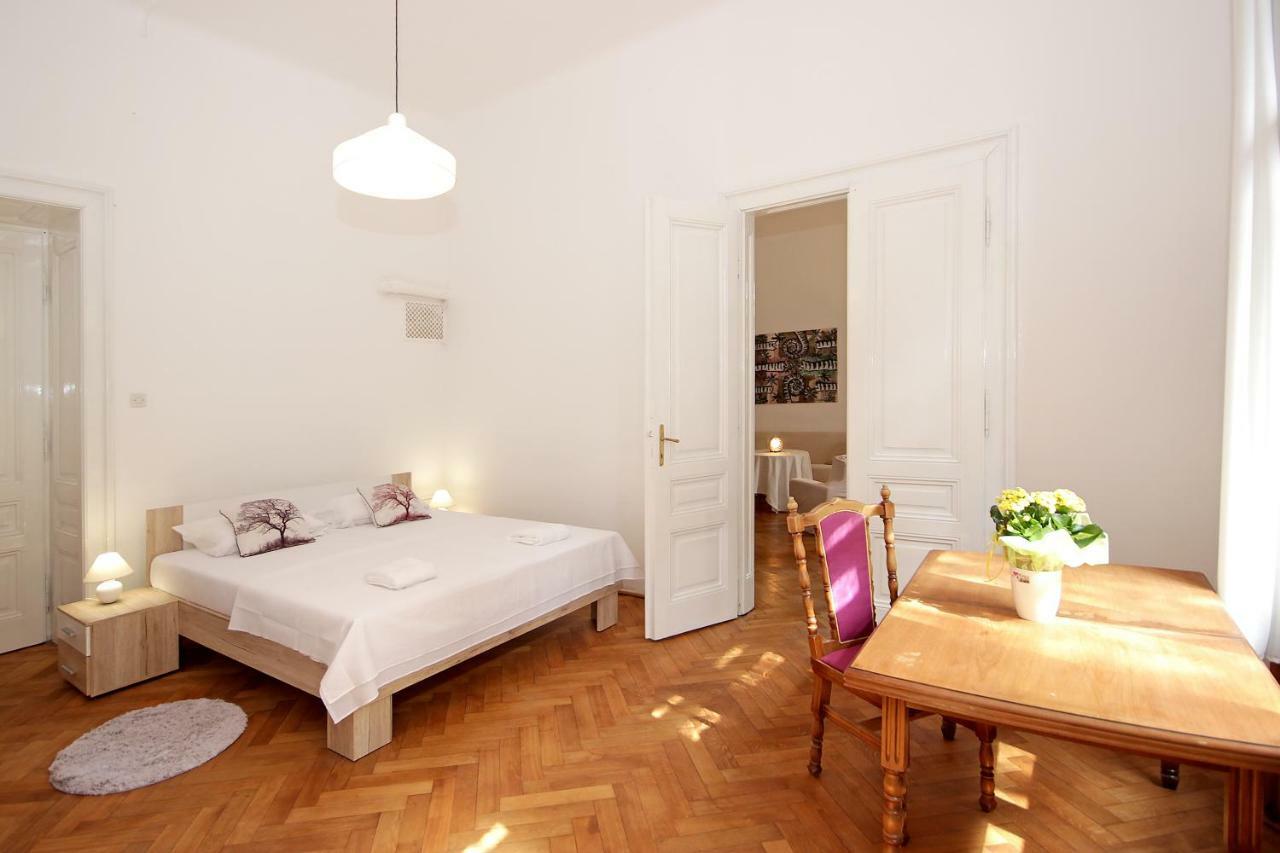 Apartment In The Top Center Of Old Town Pula Exteriér fotografie