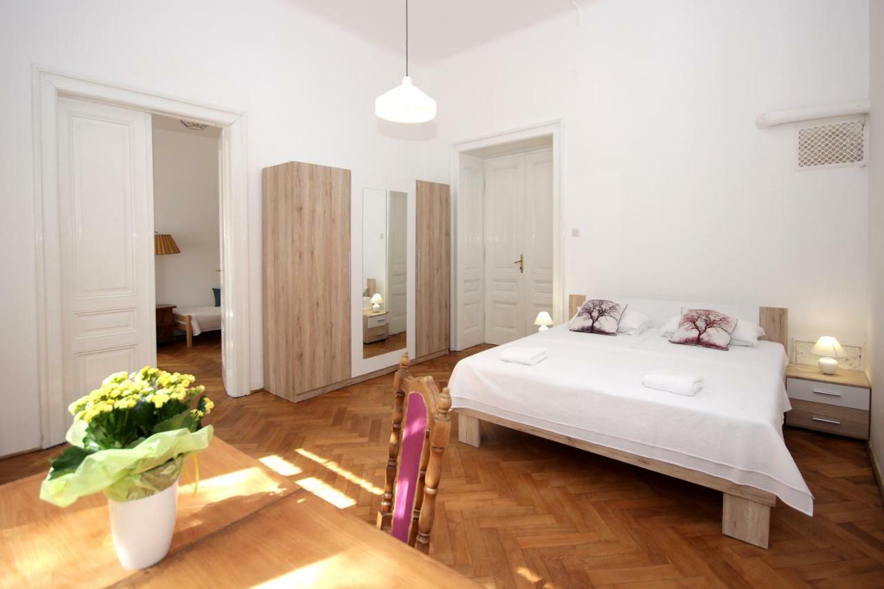 Apartment In The Top Center Of Old Town Pula Exteriér fotografie